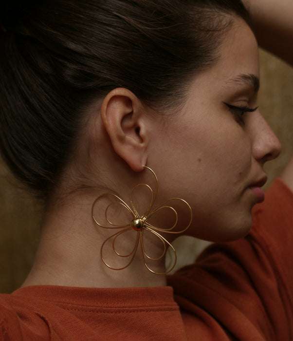 boucles grosse fleur dorée