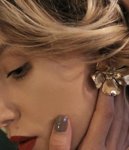 boucles d'oreilles fleurs dorées