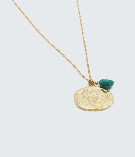 collier doré médaille