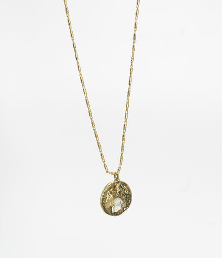 collier doré médaille